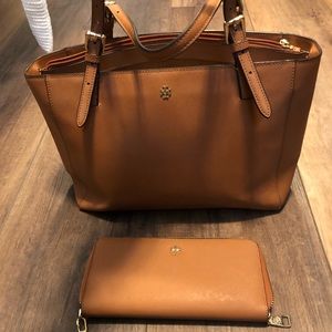 Tory Burch Purse & Wallet
